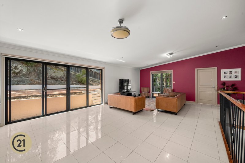 Photo - 16 Woodglen Place, Cherrybrook NSW 2126 - Image 2