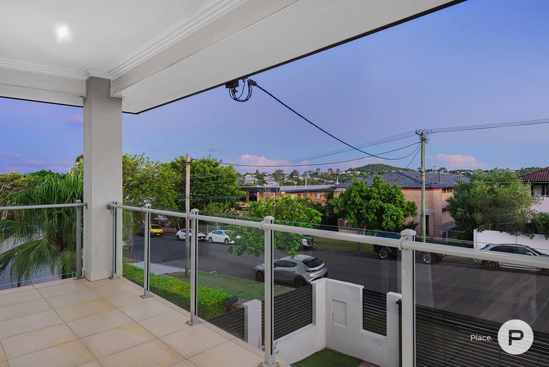 Photo - 16 Woodhill Avenue, Coorparoo QLD 4151 - Image 13