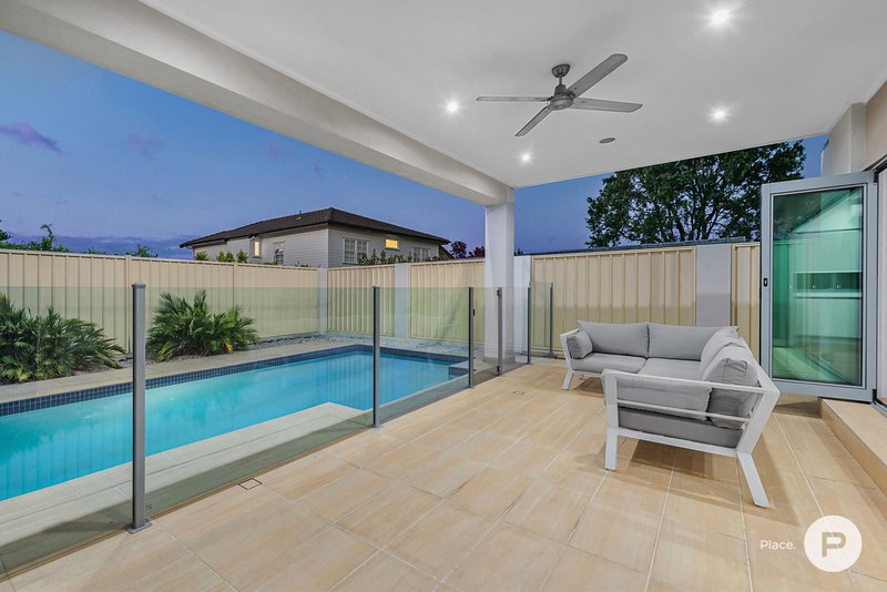 Photo - 16 Woodhill Avenue, Coorparoo QLD 4151 - Image 17