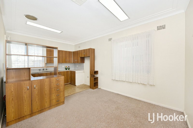 Photo - 16 Woodland Road, Chester Hill NSW 2162 - Image 2