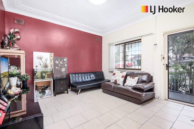 Photo - 16 Woods Avenue, Cabramatta NSW 2166 - Image 3