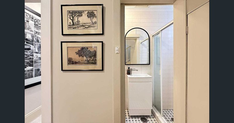 Photo - 16 Woods Avenue, Woollahra NSW 2025 - Image 4