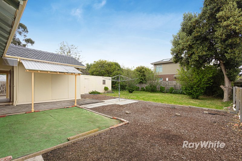 Photo - 16 Woonah Street, Chadstone VIC 3148 - Image 7