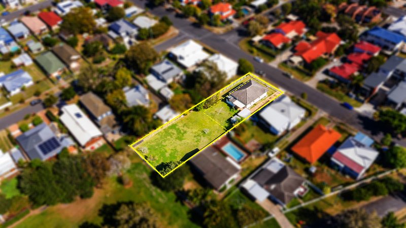 16 Worthing Street, Wynnum QLD 4178