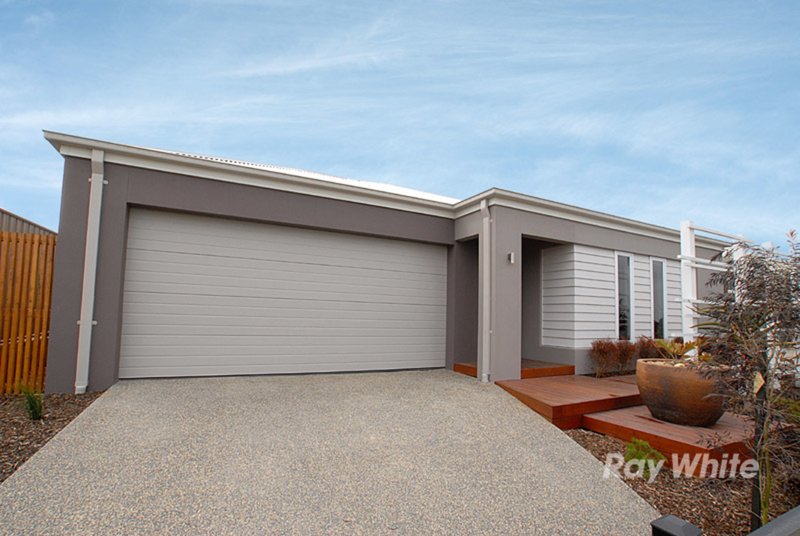 16 Worthington Blvd , Pakenham VIC 3810