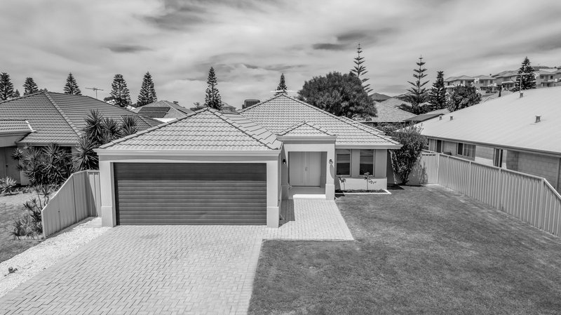 16 Wuraling Pass, Wannanup WA 6210