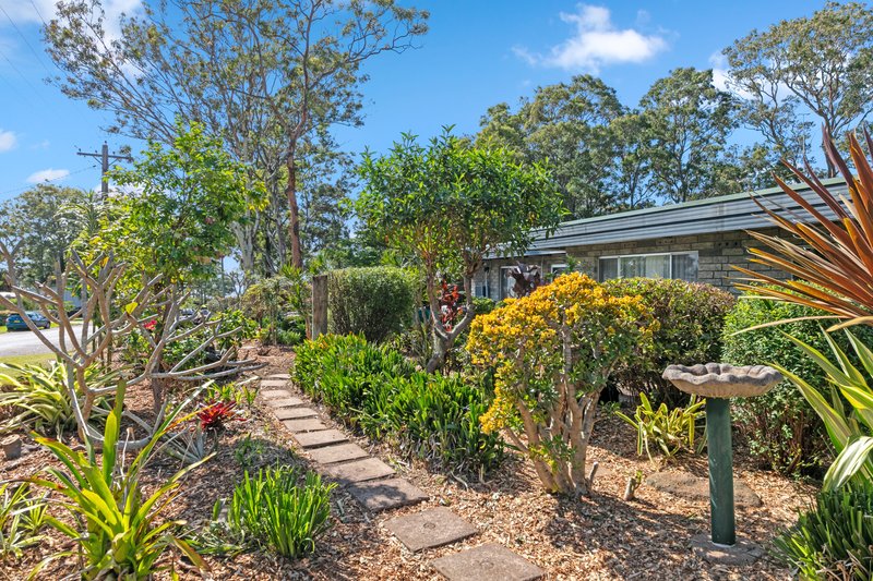 Photo - 16 Wyreema Avenue, Charmhaven NSW 2263 - Image 3