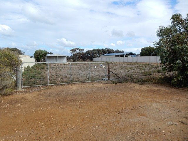 Photo - 16 Yararoo Drive, Clinton SA 5570 - Image 2