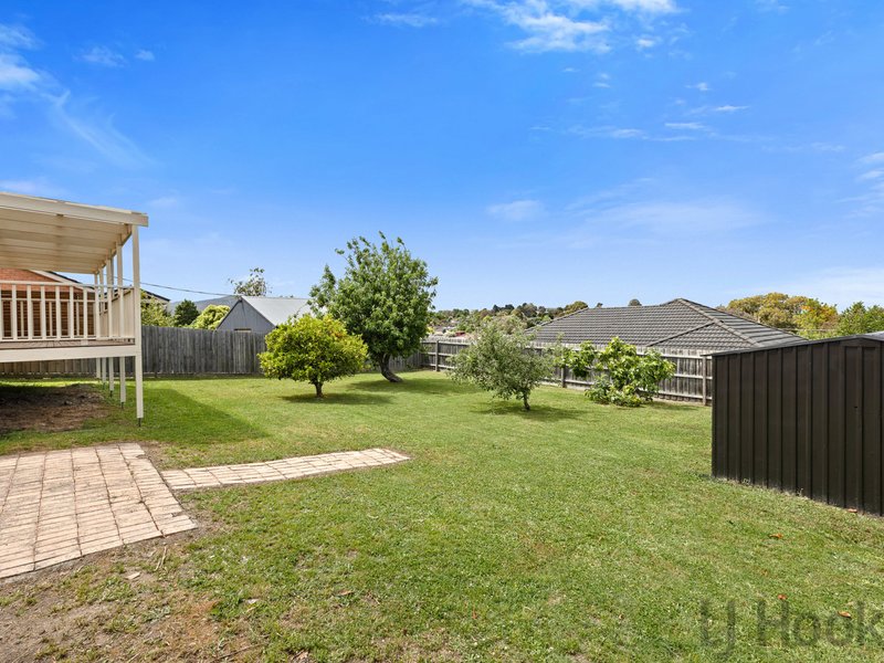 Photo - 16 Yarran Grove, Bayswater VIC 3153 - Image 13