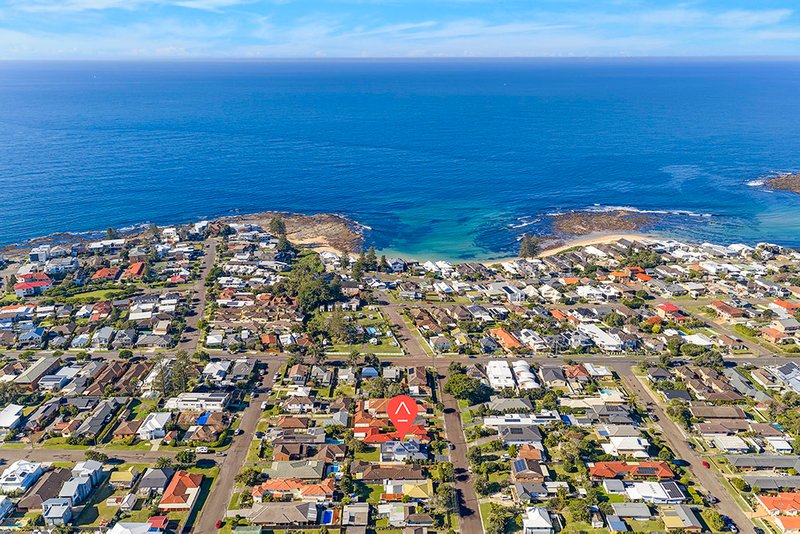 Photo - 16 Yeddenba Avenue, Blue Bay NSW 2261 - Image 5