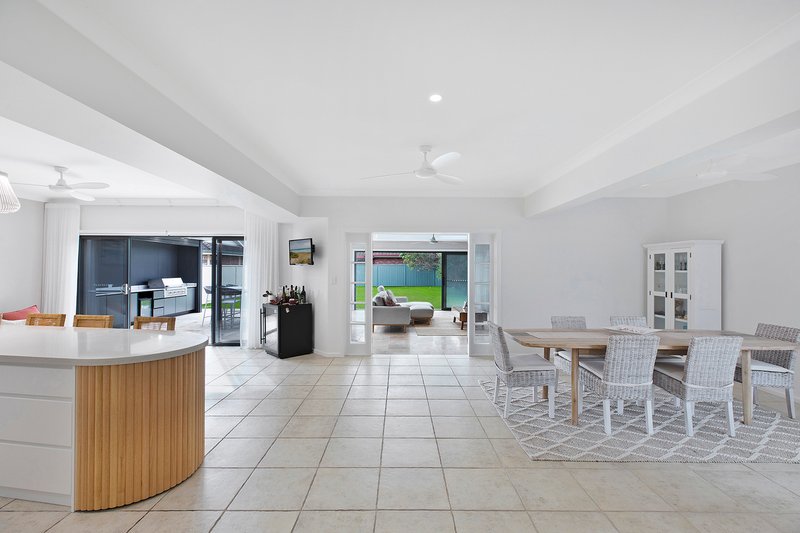 Photo - 16 Yeddenba Avenue, Blue Bay NSW 2261 - Image 9