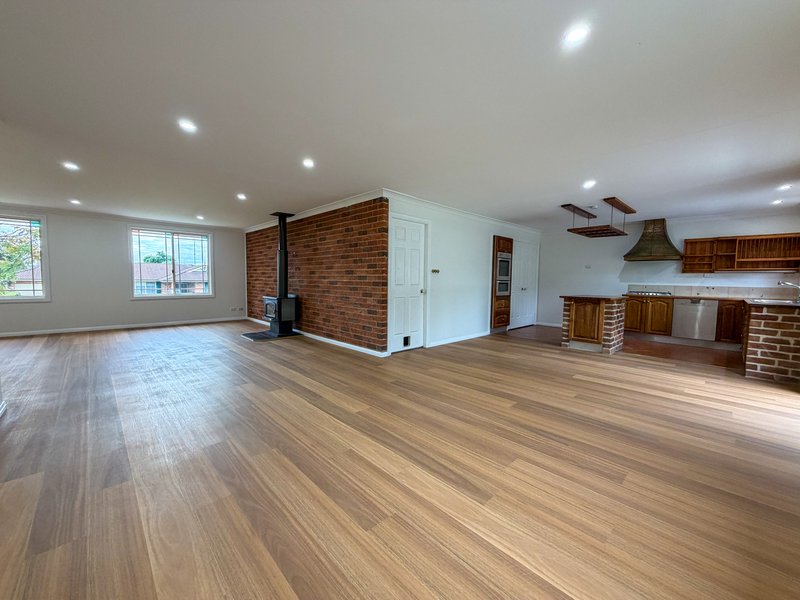 Photo - 16 Yellow Gum Close, Glenmore Park NSW 2745 - Image 6