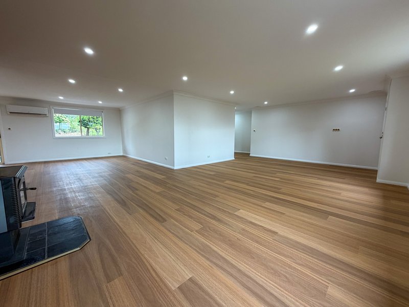 Photo - 16 Yellow Gum Close, Glenmore Park NSW 2745 - Image 7