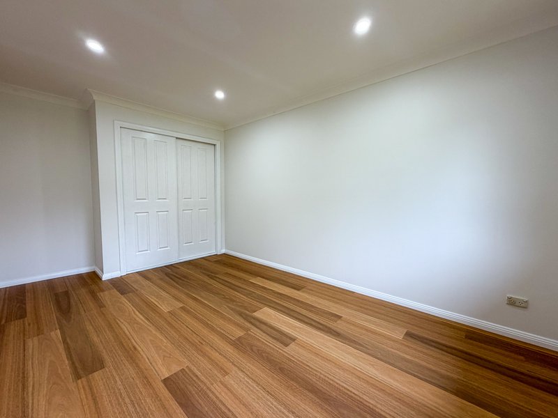 Photo - 16 Yellow Gum Close, Glenmore Park NSW 2745 - Image 8