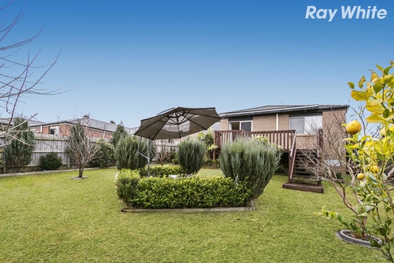 16 Yellow Gum Drive, Pakenham VIC 3810