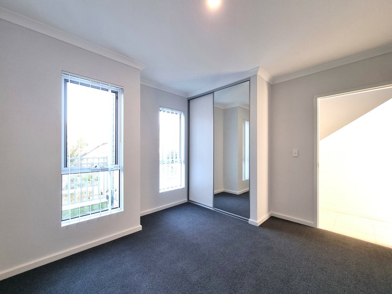 Photo - 16 Yering Lane, Harrisdale WA 6112 - Image 10