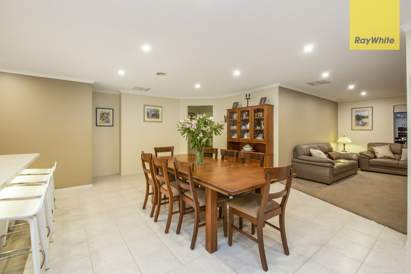 Photo - 16 Yiota Place, Sydenham VIC 3037 - Image 3