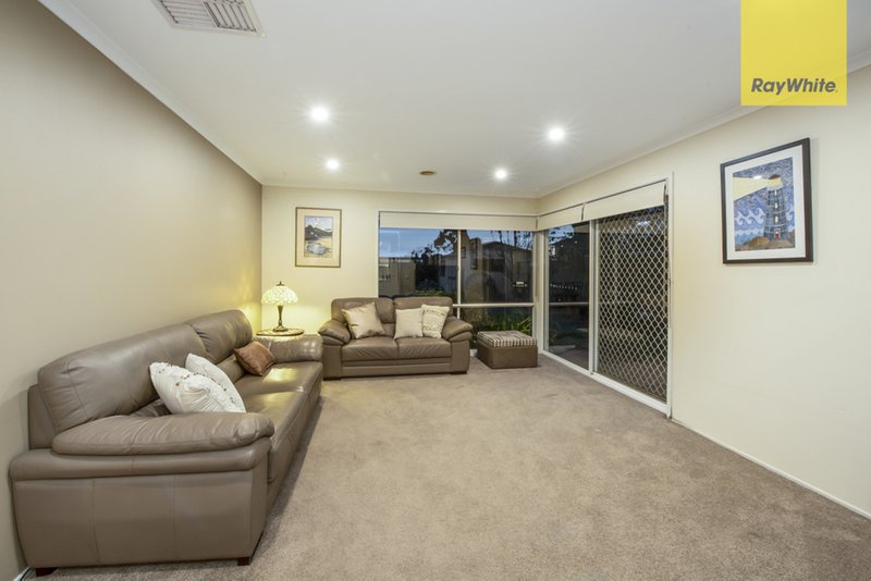 Photo - 16 Yiota Place, Sydenham VIC 3037 - Image 4