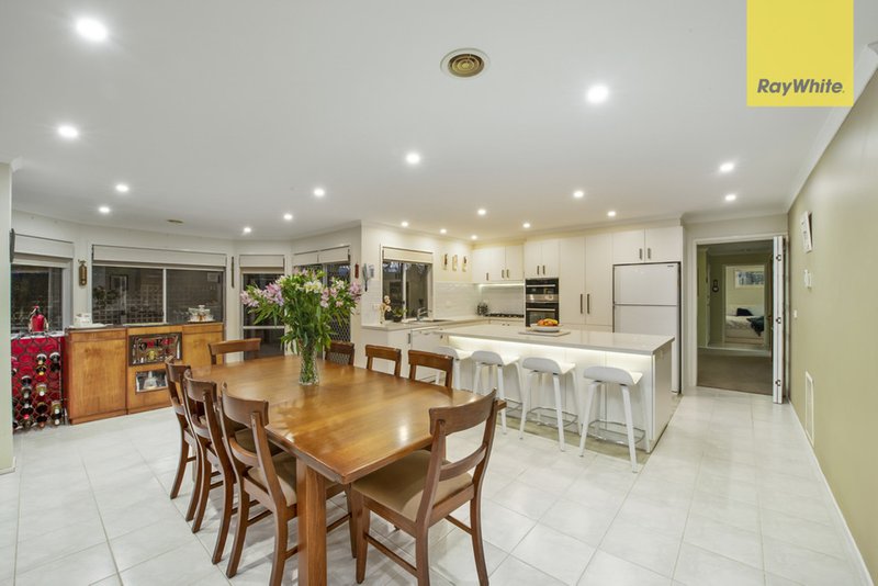 Photo - 16 Yiota Place, Sydenham VIC 3037 - Image 5