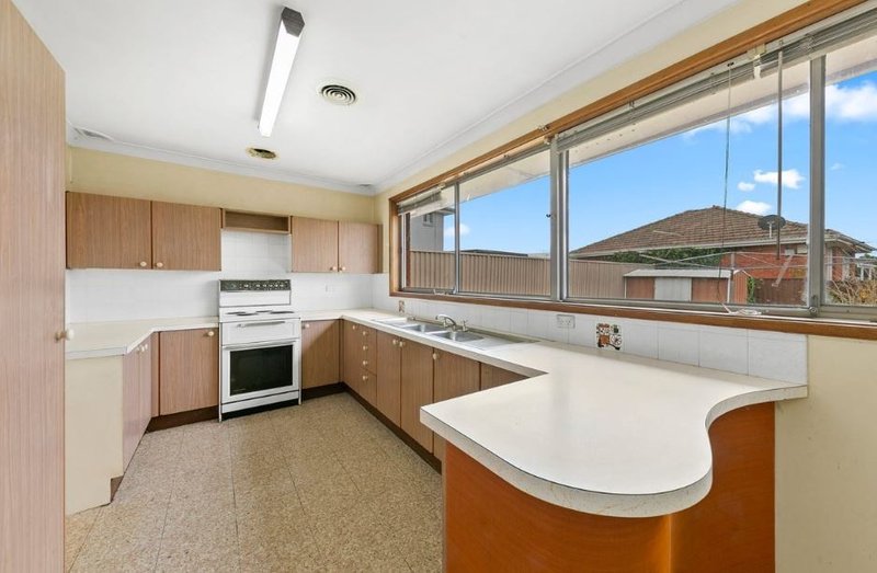 Photo - 16 Yoogali St , Merrylands NSW 2160 - Image 3