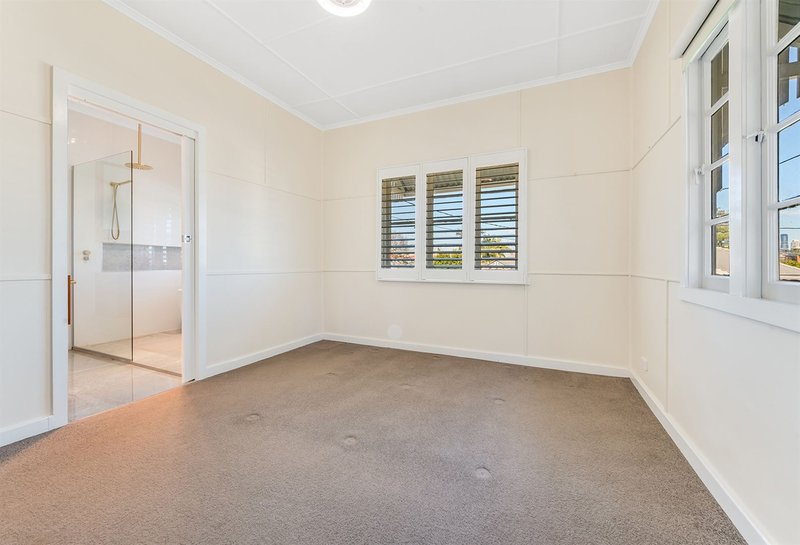 Photo - 16 York Street, Hamilton QLD 4007 - Image 15