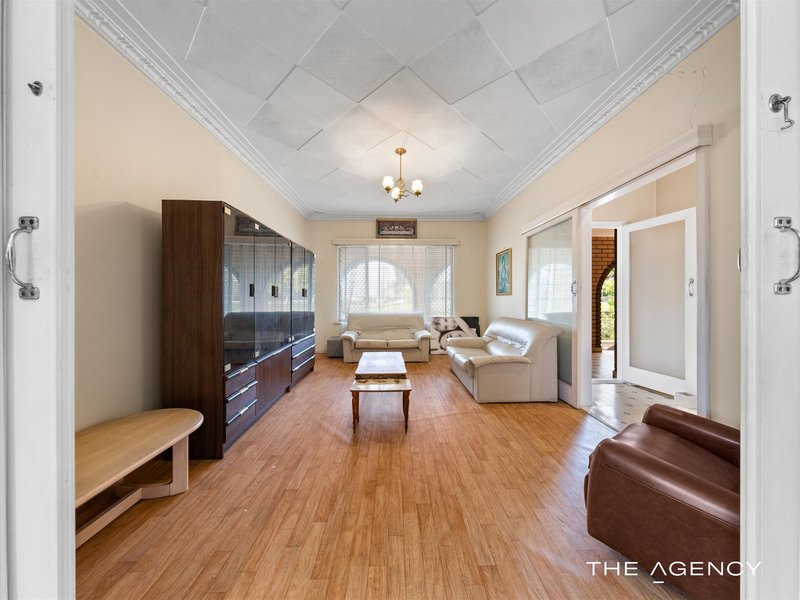 Photo - 16 Young Place, Hamilton Hill WA 6163 - Image 6