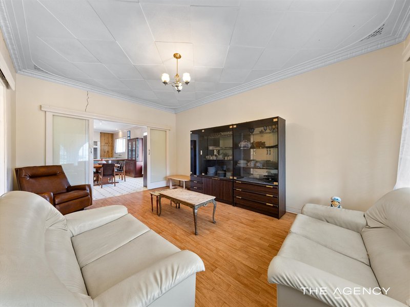 Photo - 16 Young Place, Hamilton Hill WA 6163 - Image 7