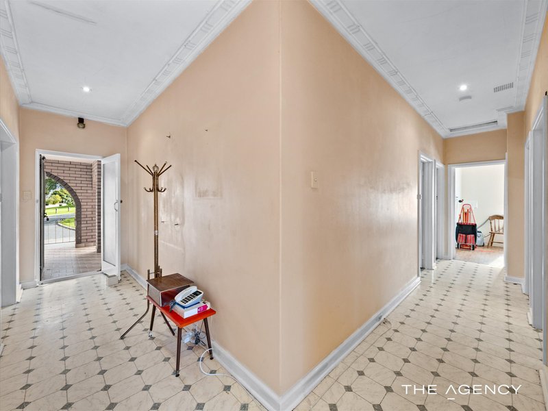 Photo - 16 Young Place, Hamilton Hill WA 6163 - Image 12