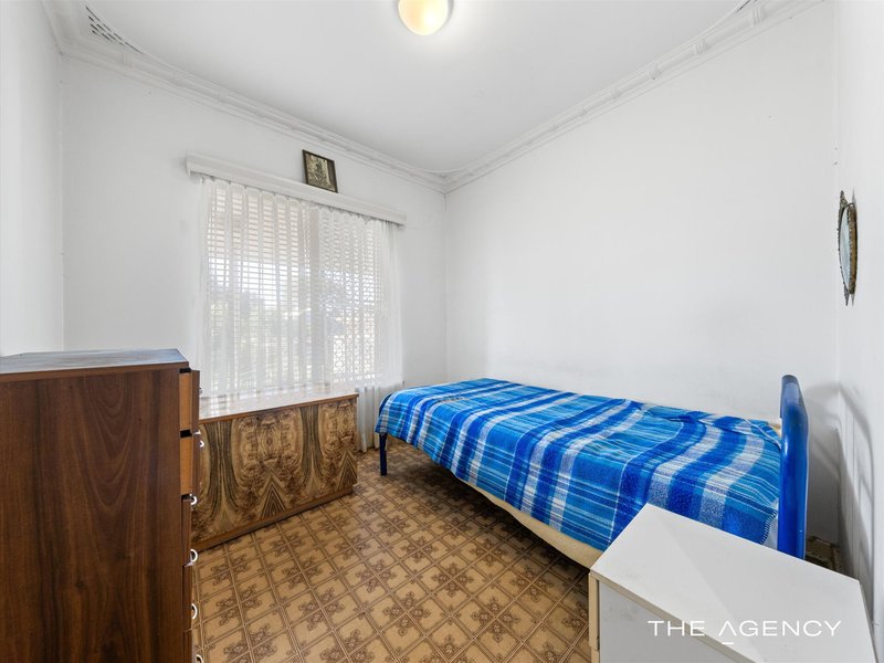 Photo - 16 Young Place, Hamilton Hill WA 6163 - Image 13