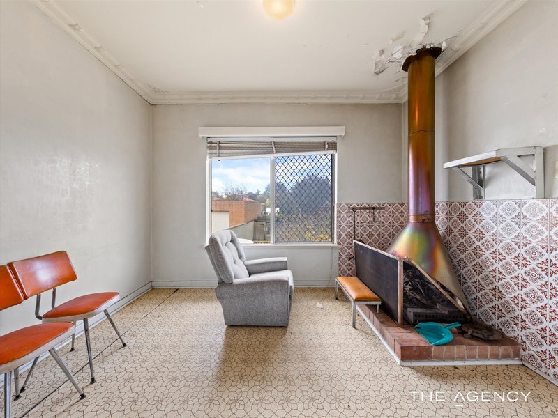 Photo - 16 Young Place, Hamilton Hill WA 6163 - Image 16