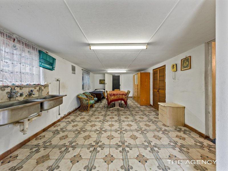 Photo - 16 Young Place, Hamilton Hill WA 6163 - Image 23