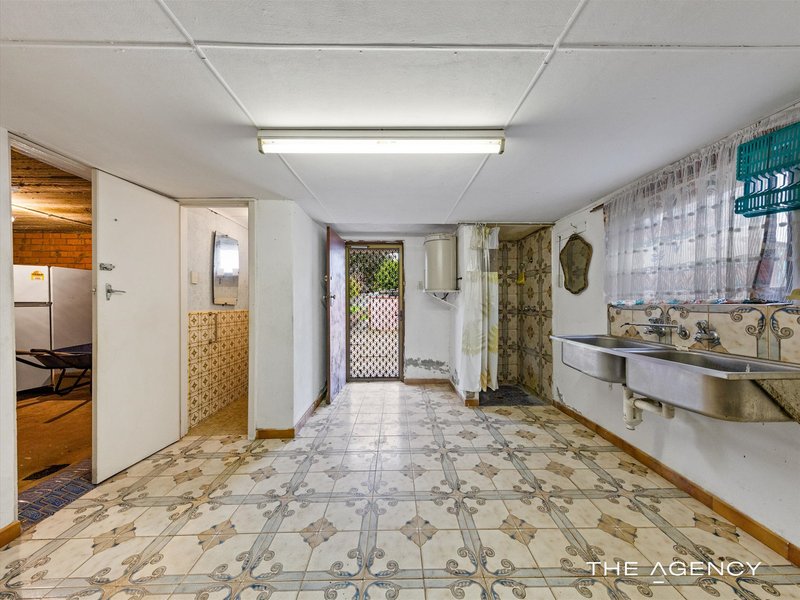 Photo - 16 Young Place, Hamilton Hill WA 6163 - Image 25