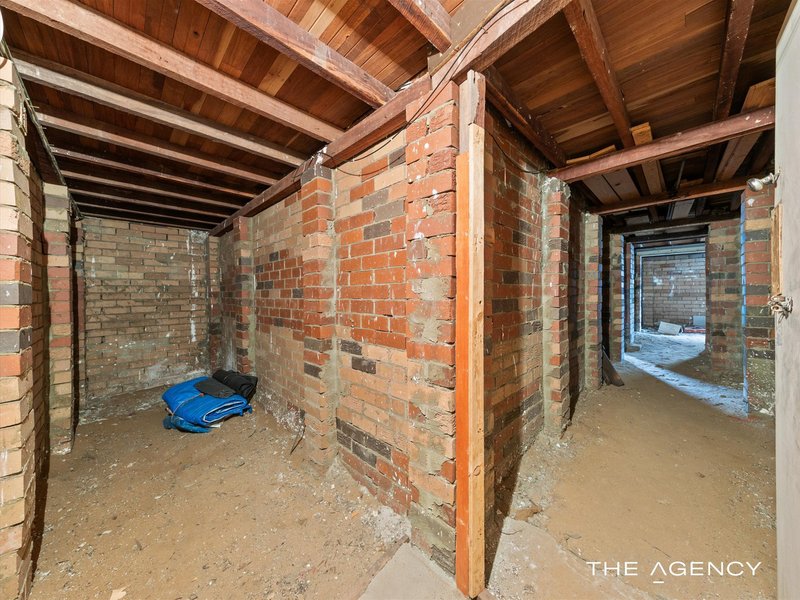 Photo - 16 Young Place, Hamilton Hill WA 6163 - Image 28