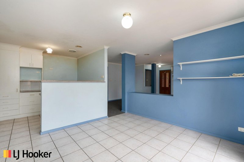 Photo - 16 Yumba Avenue, Ngunnawal ACT 2913 - Image 4