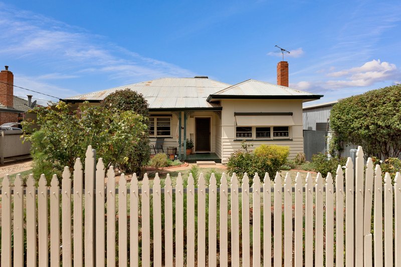 Photo - 160 Almond Avenue, Mildura VIC 3500 - Image 2