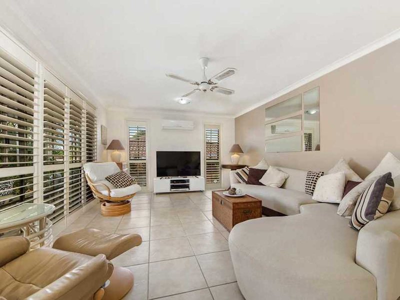 Photo - 160 Bardon Avenue, Miami QLD 4220 - Image 2