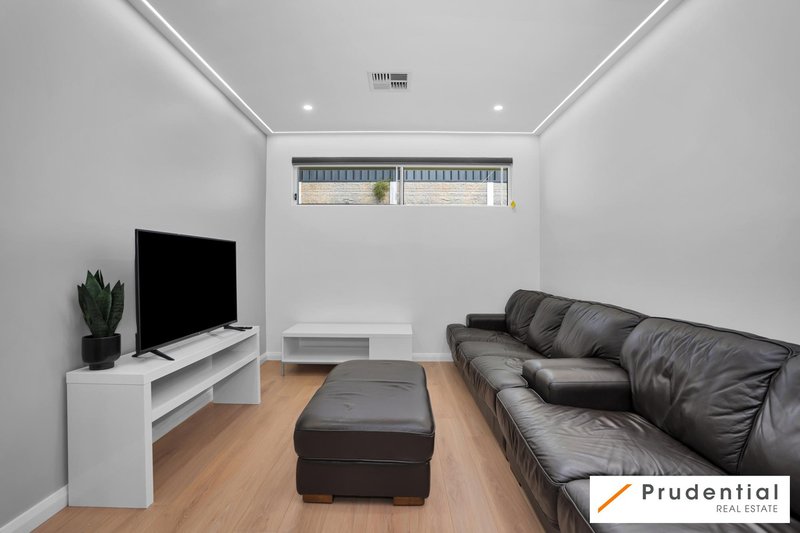 Photo - 160 Copperfield Drive, Rosemeadow NSW 2560 - Image 5