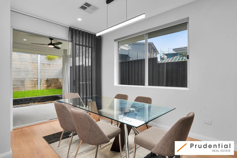 Photo - 160 Copperfield Drive, Rosemeadow NSW 2560 - Image 6