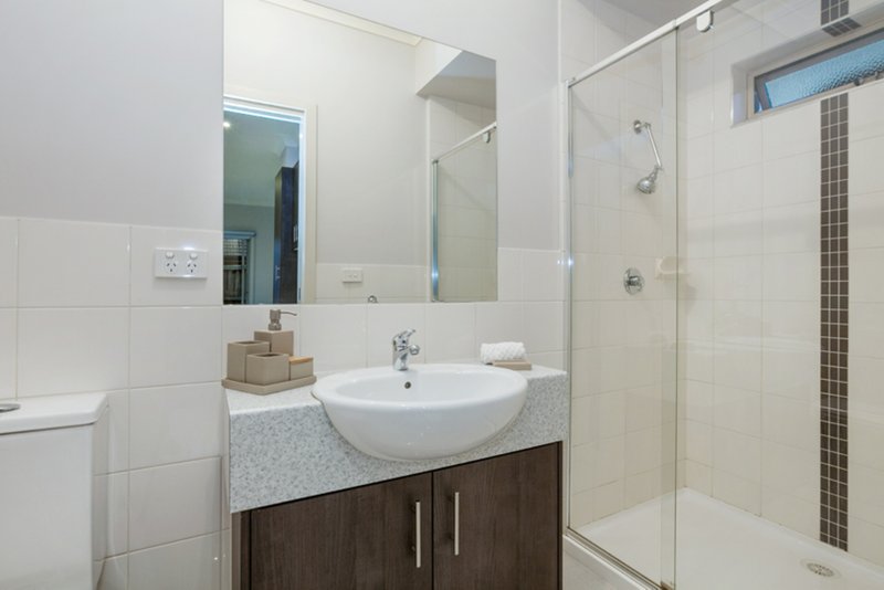 Photo - 1/60 Dundee Street, Reservoir VIC 3073 - Image 7