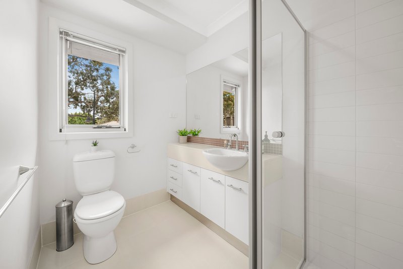 Photo - 160 Ernest Jones Drive, Macleod VIC 3085 - Image 8