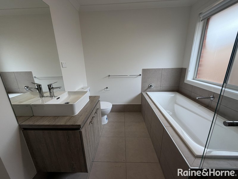 Photo - 160 Francesca Boulevard, Munno Para West SA 5115 - Image 6