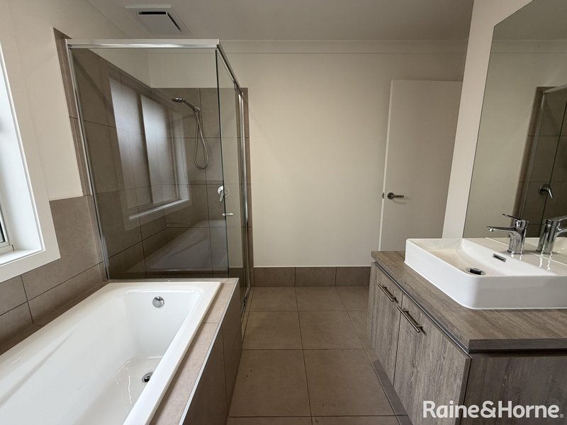 Photo - 160 Francesca Boulevard, Munno Para West SA 5115 - Image 7