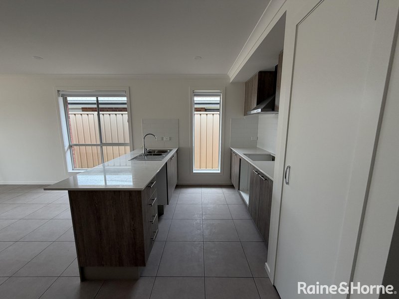 Photo - 160 Francesca Boulevard, Munno Para West SA 5115 - Image 10