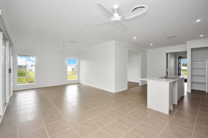 Photo - 160 Fraser Drive, Burpengary East QLD 4505 - Image 3