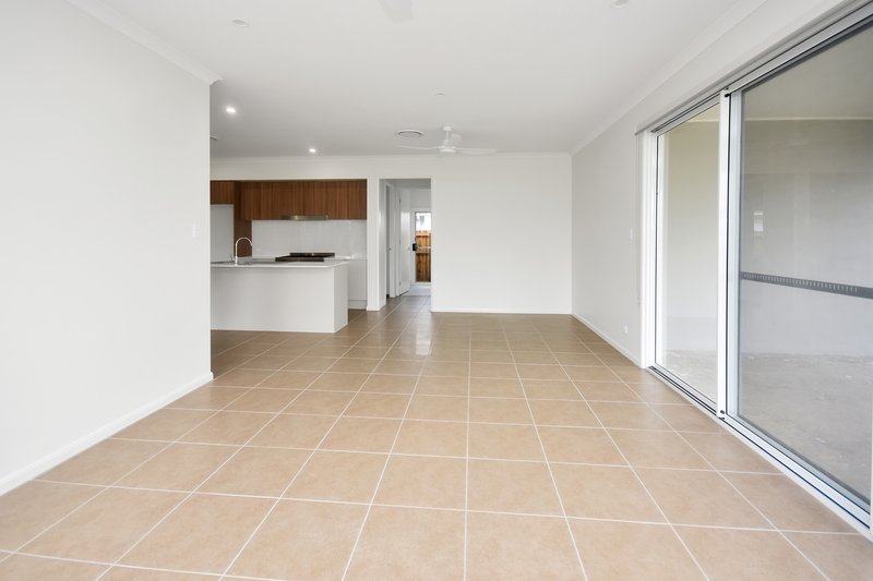 Photo - 160 Fraser Drive, Burpengary East QLD 4505 - Image 4