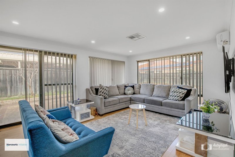 Photo - 160 Ponte Vecchio Boulevard, Ellenbrook WA 6069 - Image 2