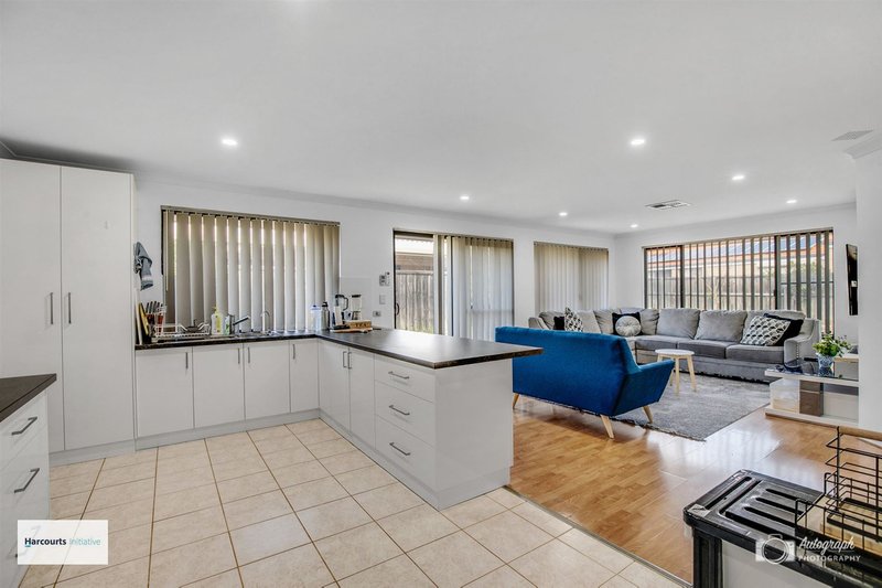 Photo - 160 Ponte Vecchio Boulevard, Ellenbrook WA 6069 - Image 5