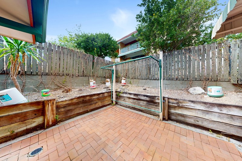 Photo - 1/60 Rialto Street, Coorparoo QLD 4151 - Image 14