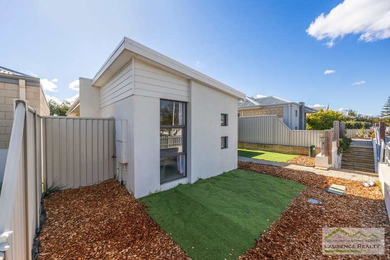 Photo - 160 Shorehaven Boulevard, Alkimos WA 6038 - Image 2