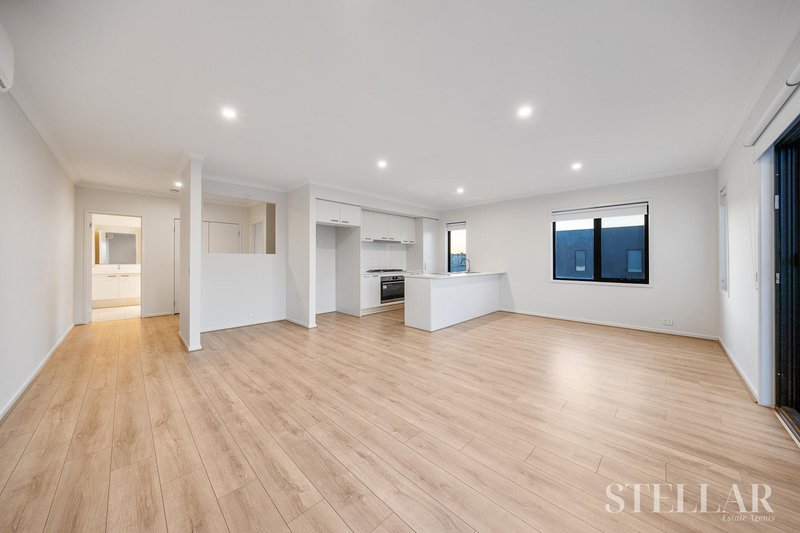 Photo - 160 St Germain Boulevard, Clyde North VIC 3978 - Image 2